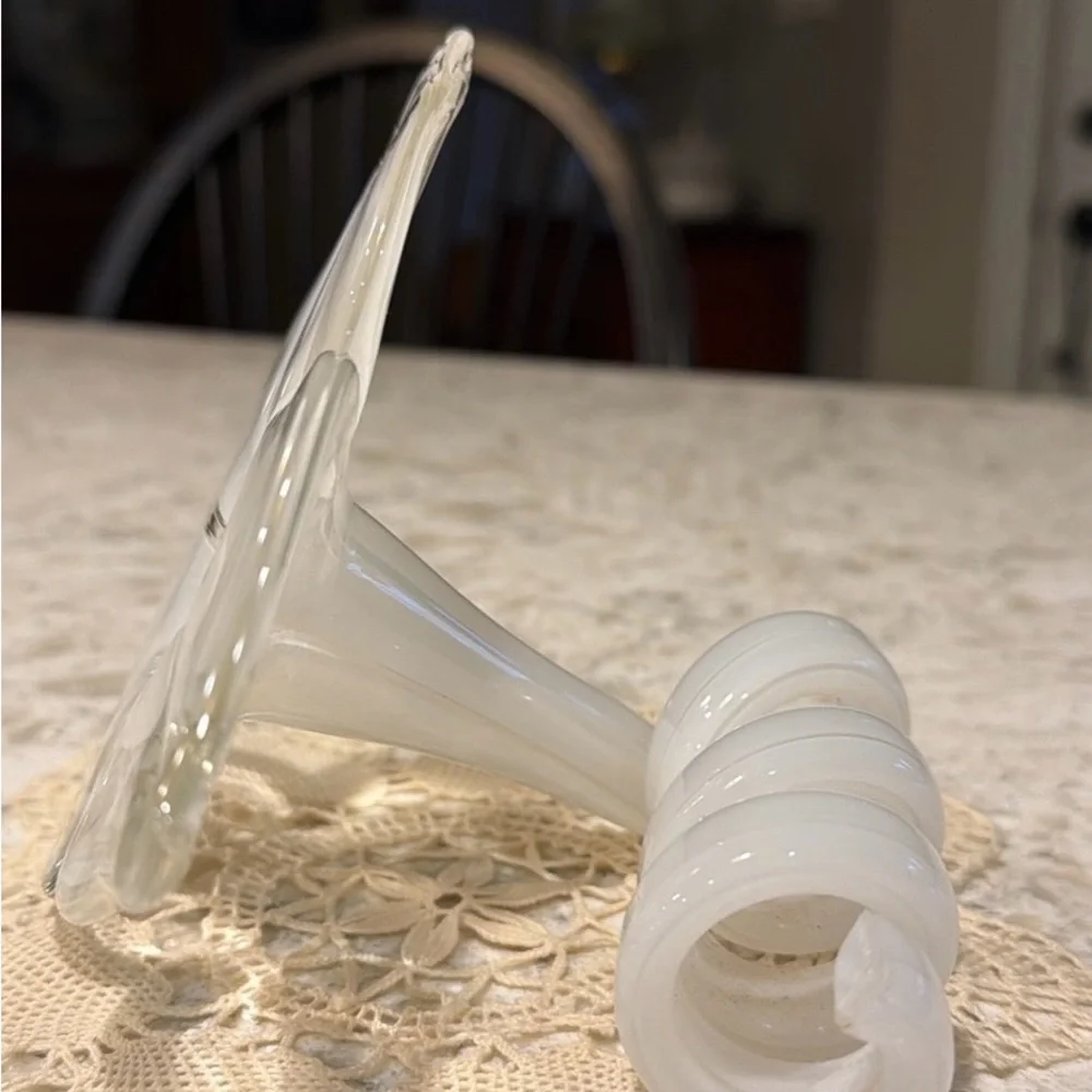 Murano Style Art Glass Flower Sculpture White Opaline Vintage Decor. BR